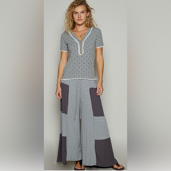 POL Tops - POL V-neck short sleeve regular fit top, printed POL jersey, lace trim detailing